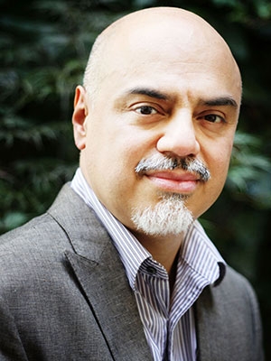 Héctor Tobar 